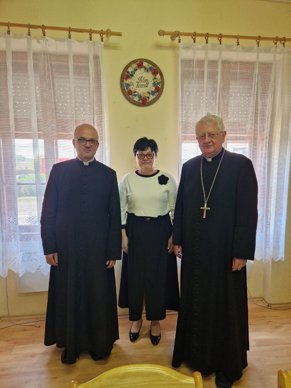 Erika Győrfiová s predstaviteľmi cirkvi